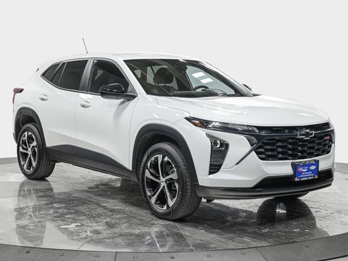 Used 2024 Chevrolet Trax RS image 11