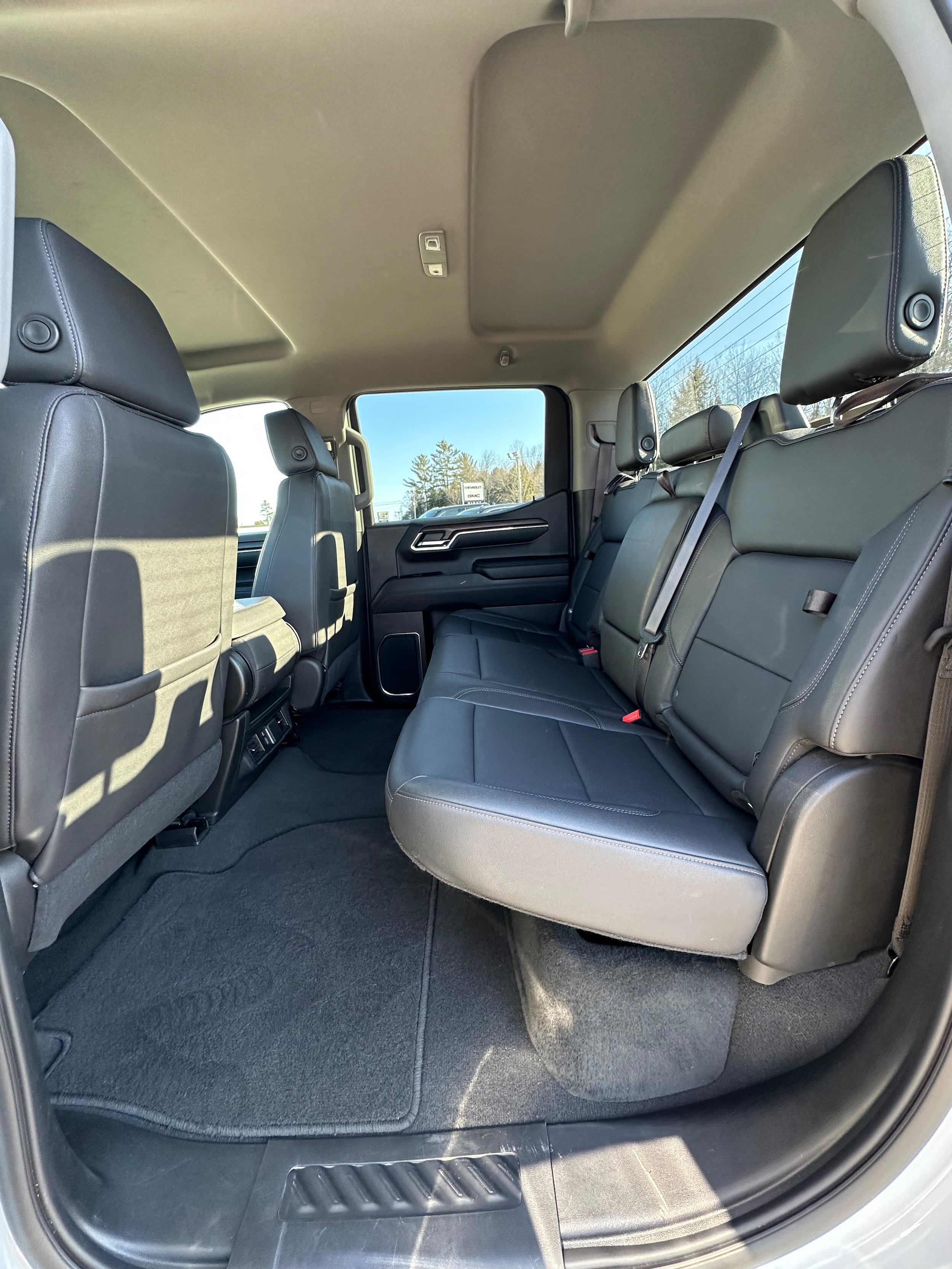 Used 2024 GMC Sierra 1500 SLT AWD/4WD image 17