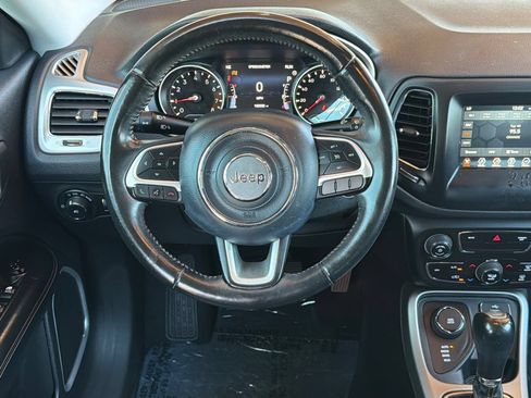 Used 2018 Jeep Compass Latitude w/ Popular Equipment Group AWD/4WD image 15