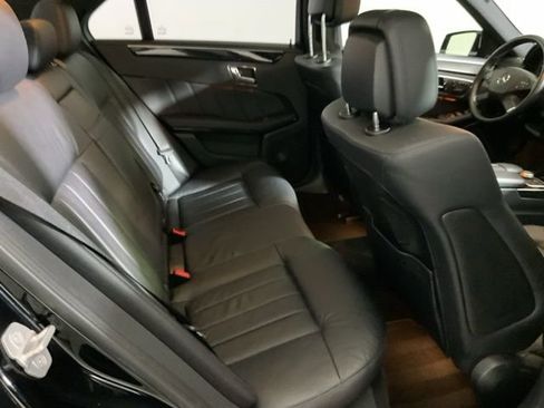 Used 2011 Mercedes-Benz E 550 4MATIC Sedan image 36