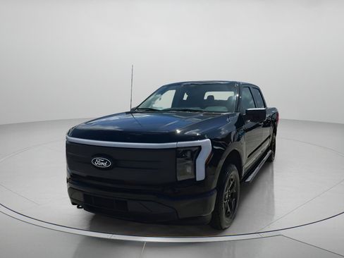 Used 2025 Ford F150 Lightning XLT image 10