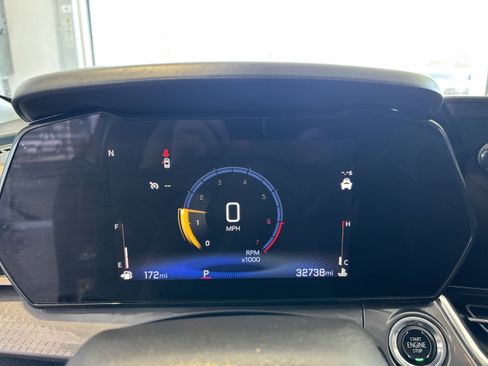 Used 2024 Chevrolet Trax ACTIV w/ Sunroof Package FWD image 11