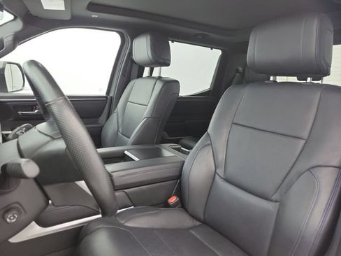 Used 2024 Toyota Tundra Platinum AWD/4WD image 17