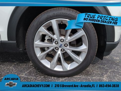 Used 2022 Ford Explorer Platinum w/ Equipment Group 601A AWD/4WD image 11