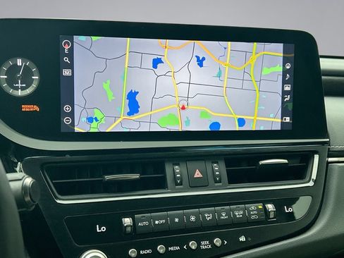 Used 2022 Lexus ES 300h Ultra Luxury w/ Accessory Package 2 FWD image 22