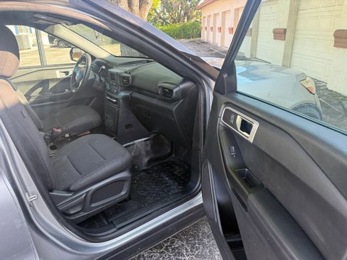 Used 2021 Ford Explorer 4WD Police Interceptor image 5