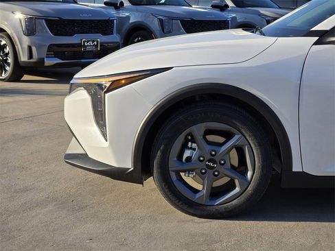 New 2026 Kia K4 LXS image 5