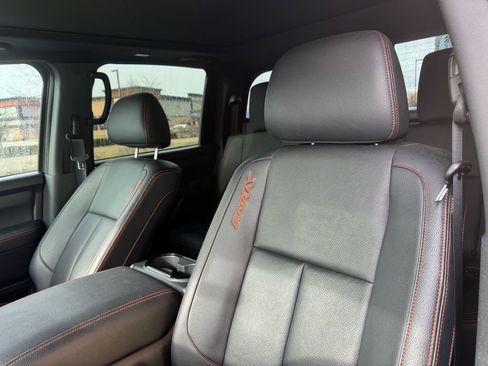 Used 2024 Nissan Titan PRO-4X w/ Pro-4x Convenience Package image 12