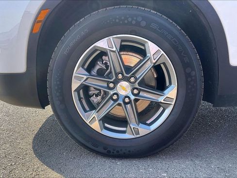 Used 2023 Chevrolet Blazer LT image 2