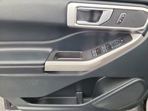 Certified 2023 Ford Explorer XLT RWD image 16