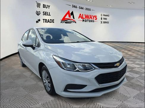 Used 2017 Chevrolet Cruze LS FWD image 4