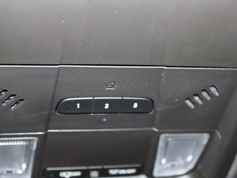 New 2025 Cadillac XT5 Luxury image 21