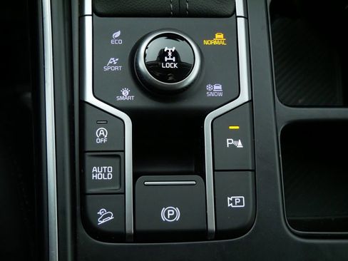 Certified 2025 Kia Sorento S image 26