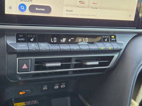 Used 2025 Toyota Camry XSE FWD image 17