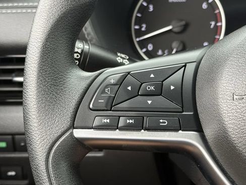 Used 2025 Nissan Sentra SV FWD image 10