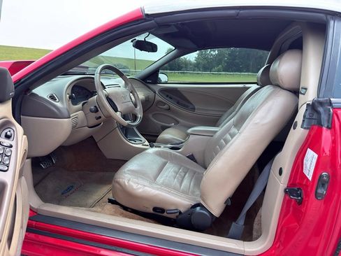 Used 2004 Ford Mustang GT RWD image 2