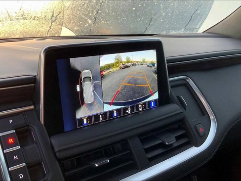 Used 2023 Chevrolet Tahoe Z71 w/ Luxury Package image 26