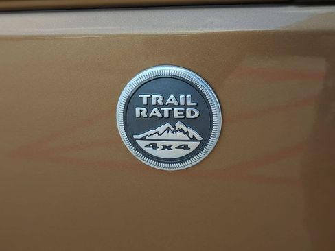 Used 2015 Jeep Wrangler Unlimited Sahara w/ Connectivity Group AWD/4WD image 6