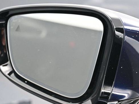 Used 2018 BMW 740i w/ Executive Package image 9