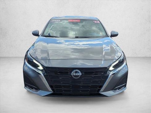 Used 2024 Nissan Altima 2.5 SV w/ SV Premium Package FWD image 2