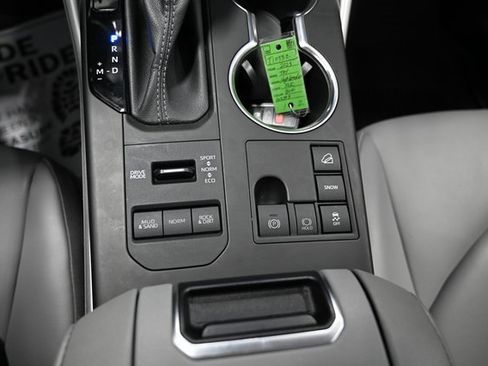 Used 2023 Toyota Highlander XLE image 21