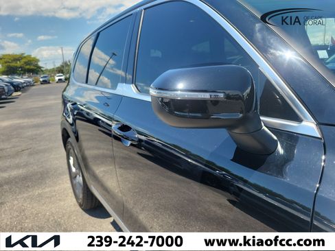 Certified 2023 Kia Telluride LX FWD image 9