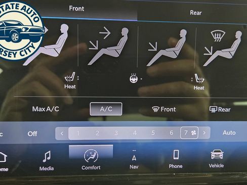 Used 2024 Chrysler Pacifica Limited FWD image 20