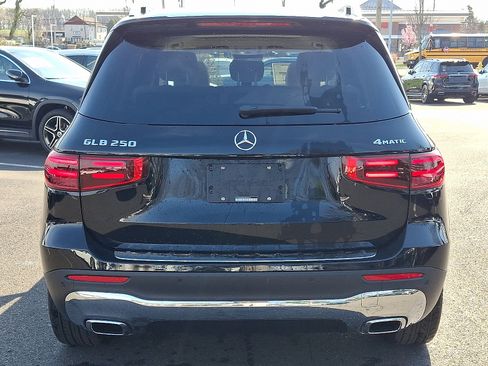 New 2026 Mercedes-Benz GLB 250 4MATIC image 5