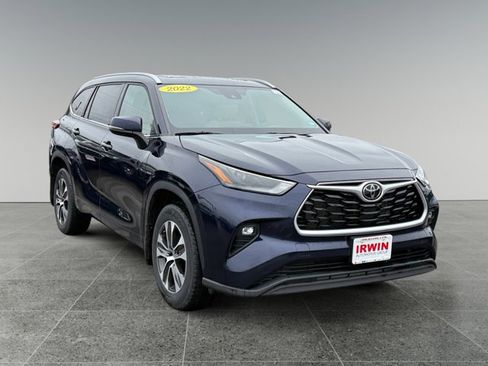 Used 2022 Toyota Highlander XLE image 7
