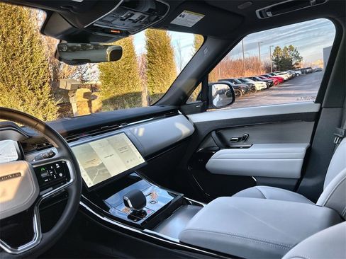 New 2026 Land Rover Range Rover Sport SE image 13