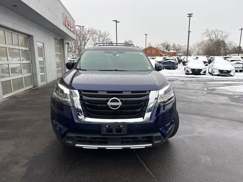 Used 2024 Nissan Pathfinder SL image 7