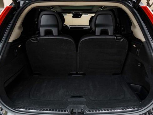 Used 2018 Volvo XC90 T5 Momentum w/ Convenience Package image 6