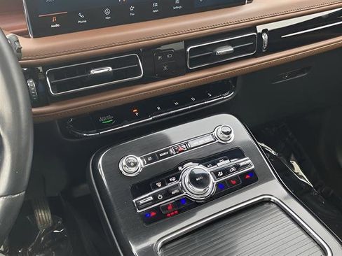 Used 2022 Lincoln Nautilus Reserve w/ Equipment Group 201A image 16