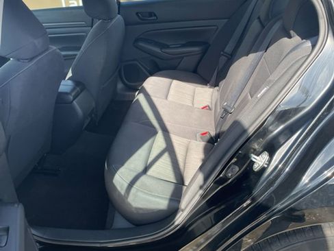 Used 2024 Nissan Altima 2.5 SV image 10