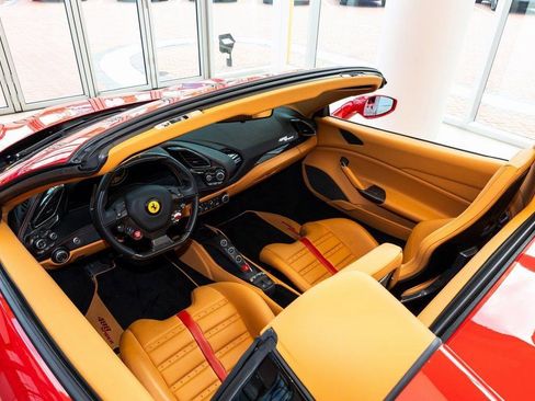 Used 2019 Ferrari 488 Spider image 34