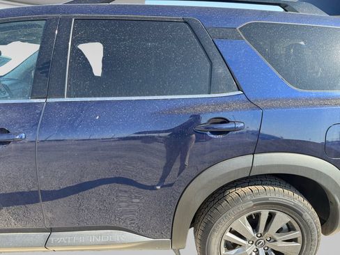 Used 2025 Nissan Pathfinder SV FWD image 12