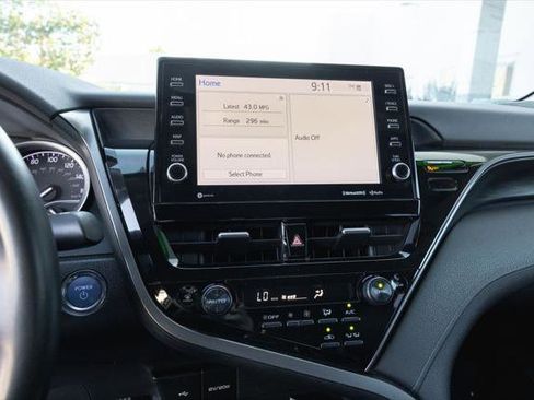 Certified 2022 Toyota Camry XLE image 16