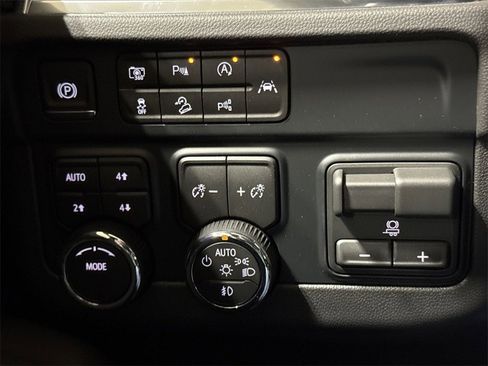 New 2026 Chevrolet Suburban Premier w/ Sun And Tow Package image 18