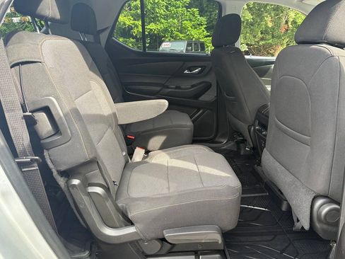 Used 2019 Chevrolet Traverse LT FWD image 23