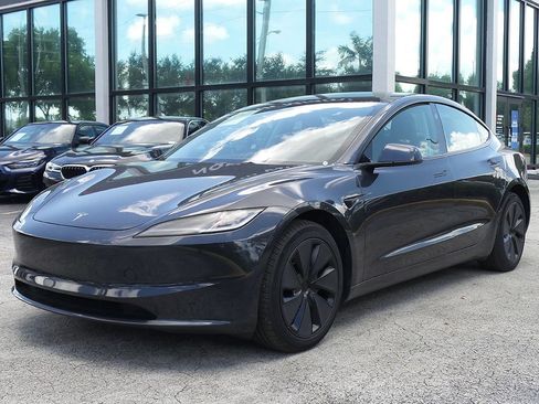 Used 2025 Tesla Model 3 Long Range RWD image 8