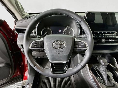 Used 2022 Toyota Highlander Platinum AWD/4WD image 12