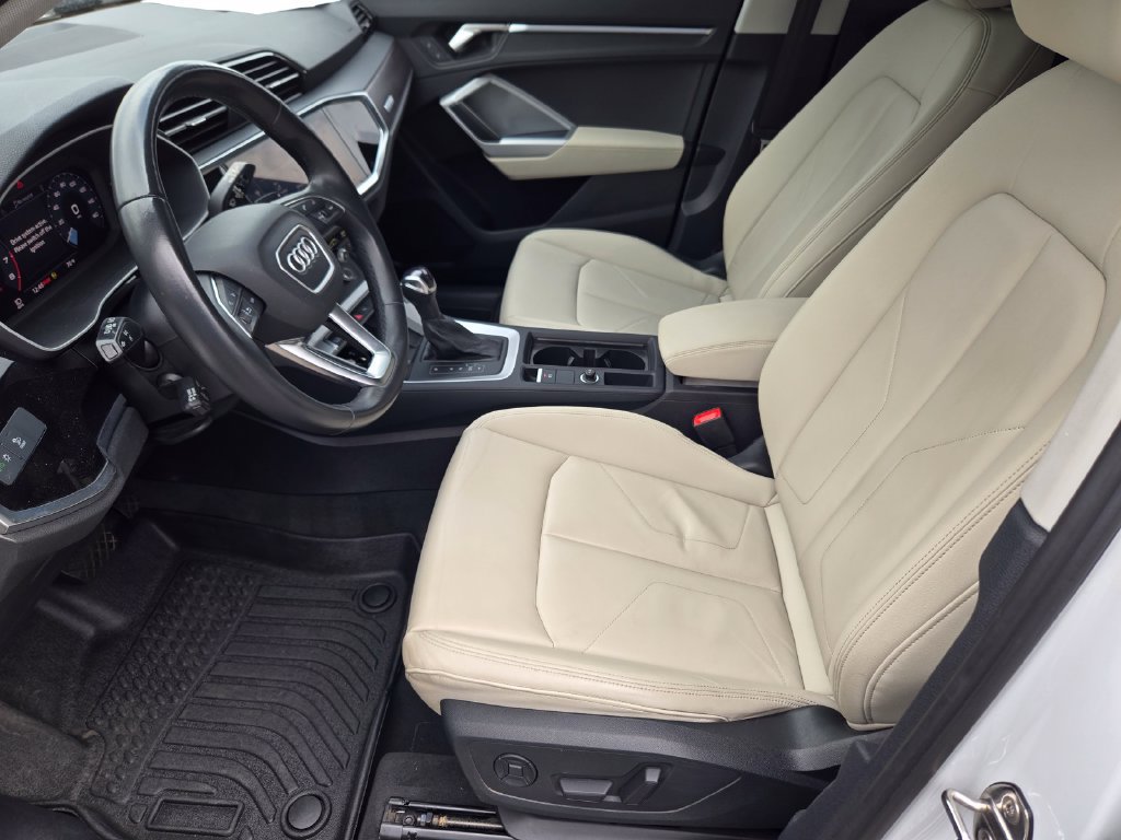 Used 2023 Audi Q3 2.0T Premium Plus w/ Premium Plus Package AWD/4WD image 16