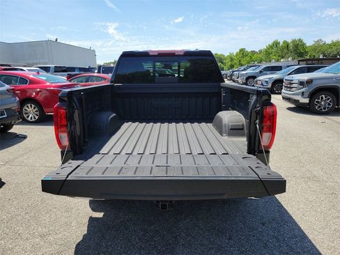 New 2025 GMC Sierra 1500 SLE w/ Preferred Package image 6
