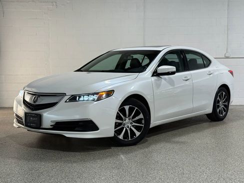 Used 2017 Acura TLX image 2
