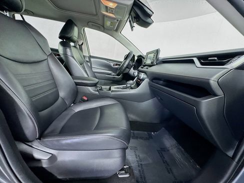 Used 2019 Toyota RAV4 XLE Premium w/ Cold Weather Package image 32