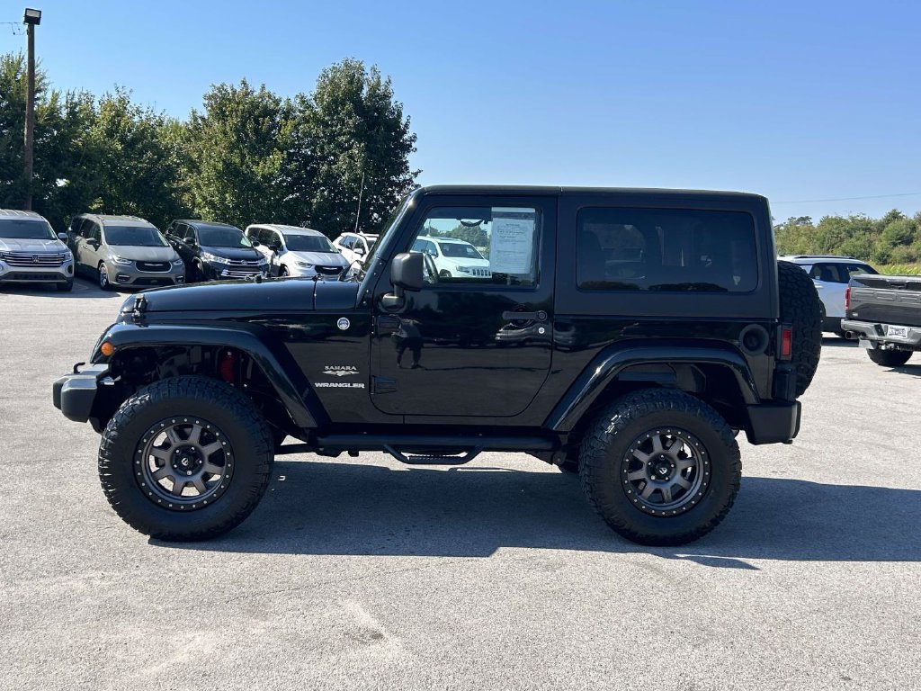 Used 2015 Jeep Wrangler Sahara w/ Connectivity Group AWD/4WD image 4