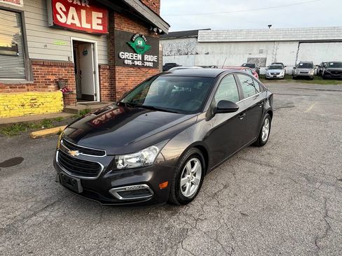 Used 2015 Chevrolet Cruze LT FWD image 1
