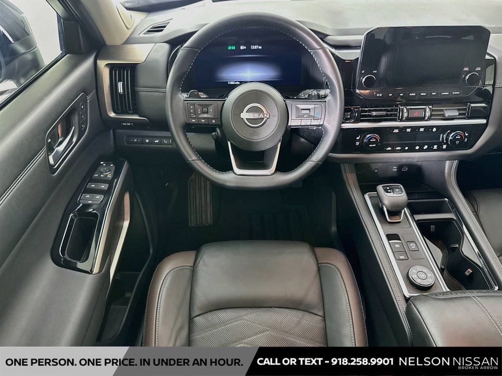 Certified 2025 Nissan Pathfinder Platinum w/ Black Appearance Package AWD/4WD image 24