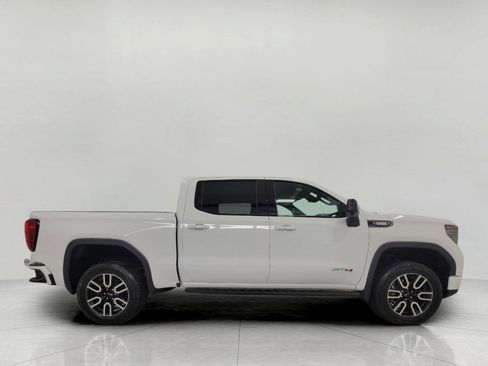 Used 2025 GMC Sierra 1500 AT4 w/ AT4 Premium Package AWD/4WD image 12