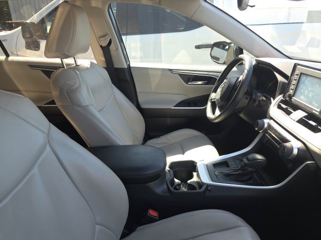 Used 2021 Toyota RAV4 XLE FWD image 12